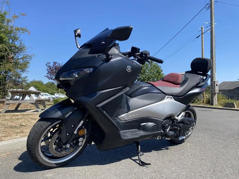 XP TMAX 560