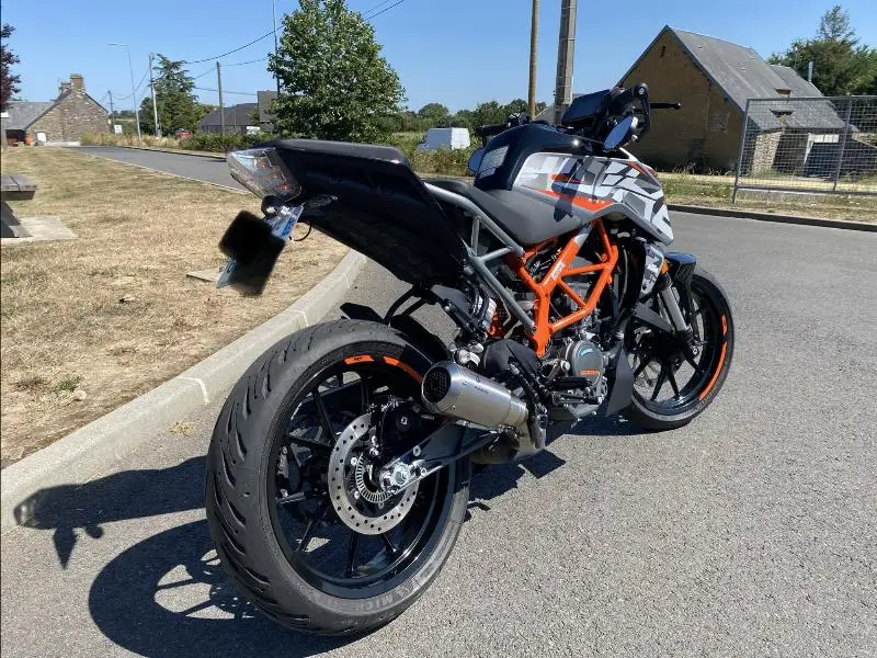 125 DUKE ABS