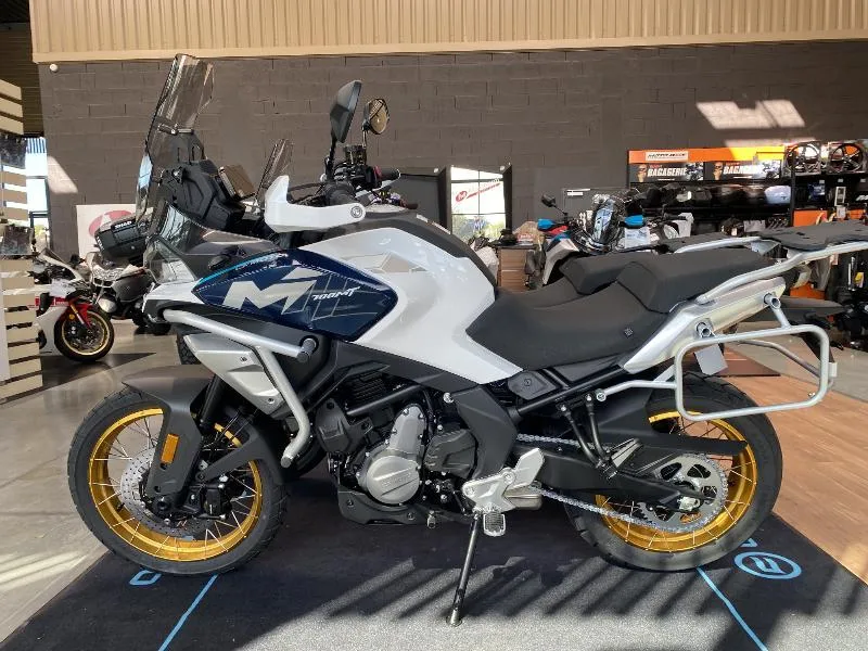MT 700
