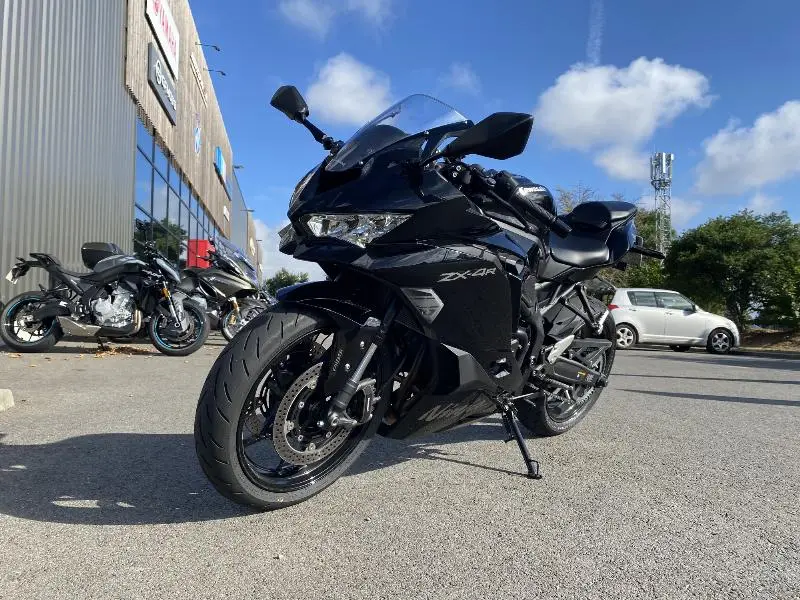 ZX4R