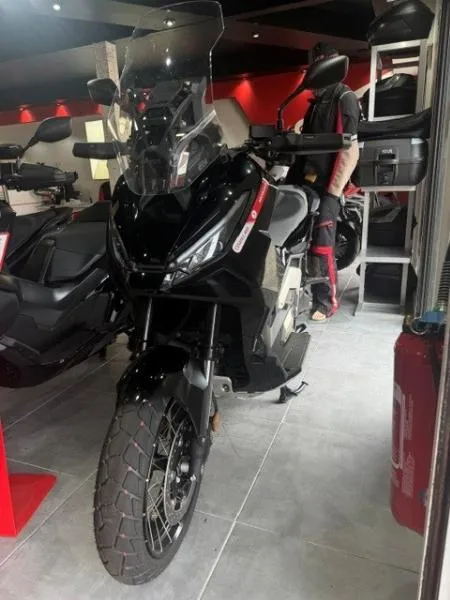 XADV 750 DCT