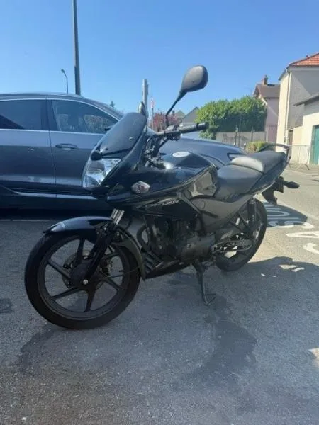 CB 125 F