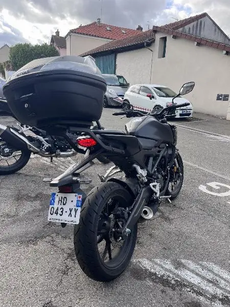 CB 125  R
