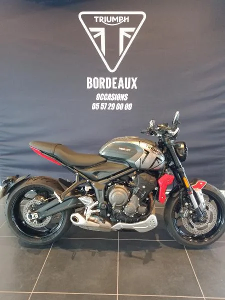 TRIDENT 660
