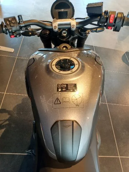 TRIDENT 660