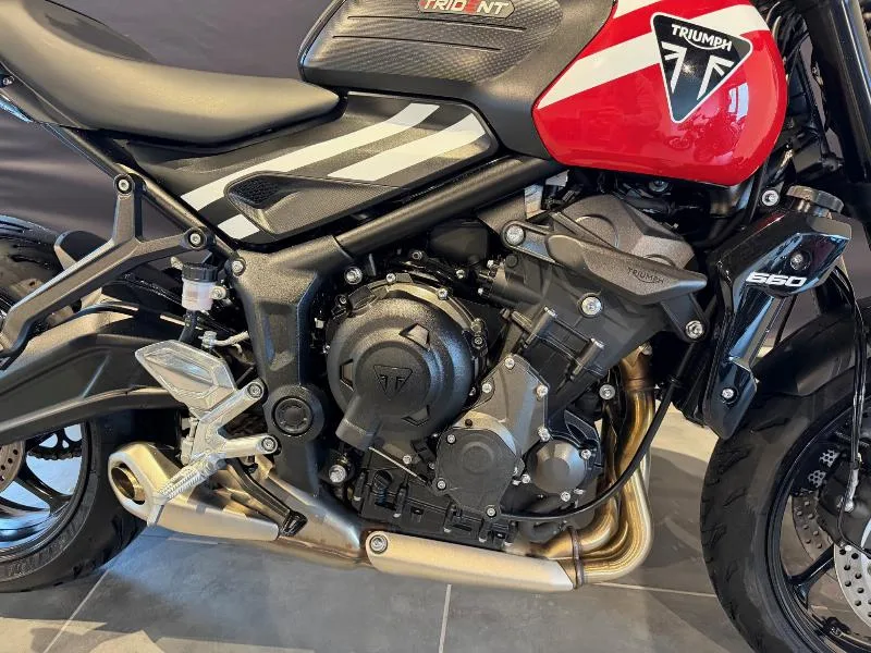 TRIDENT 660