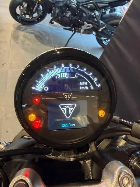TRIDENT 660