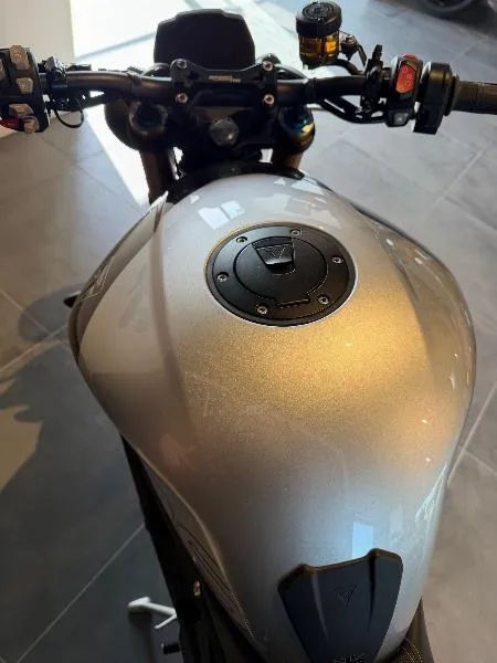SPEED TRIPLE 1200 RS