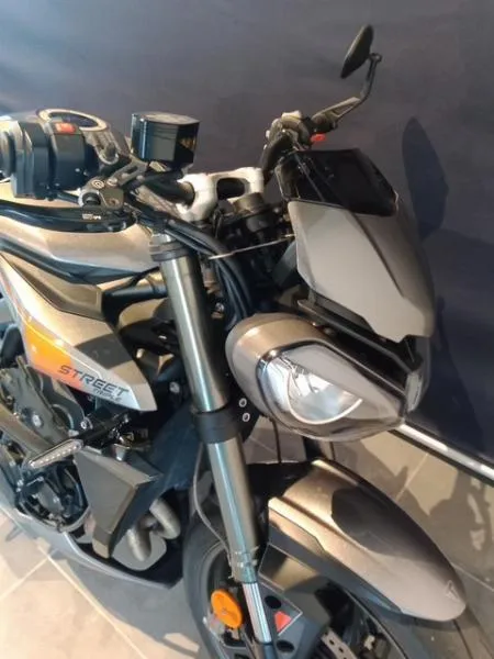 STREET TRIPLE 765 RS
