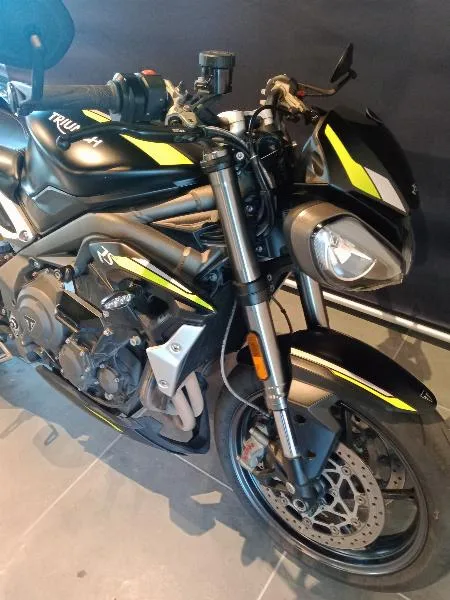 STREET TRIPLE 765 RS