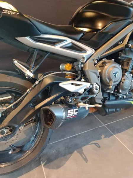 STREET TRIPLE 765 RS