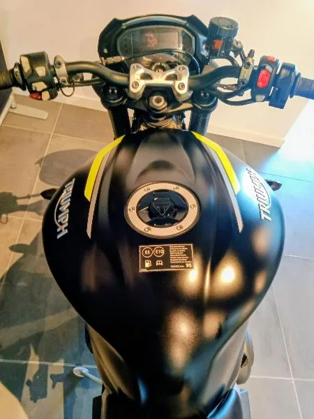 STREET TRIPLE 765 RS