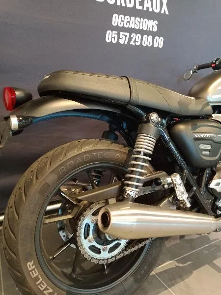 STREET TWIN  900