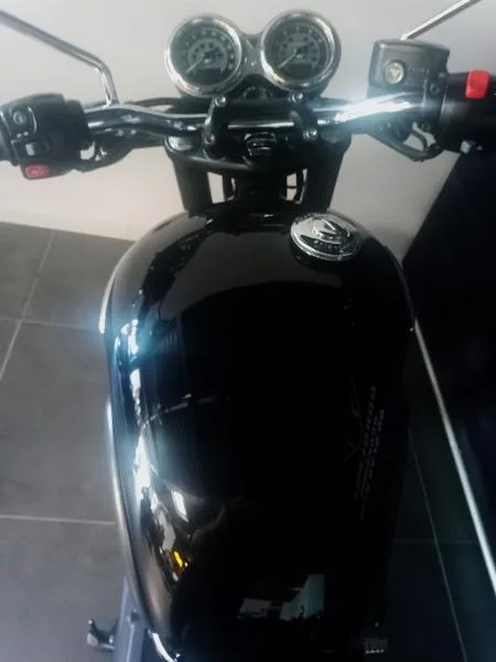 Bonneville T100