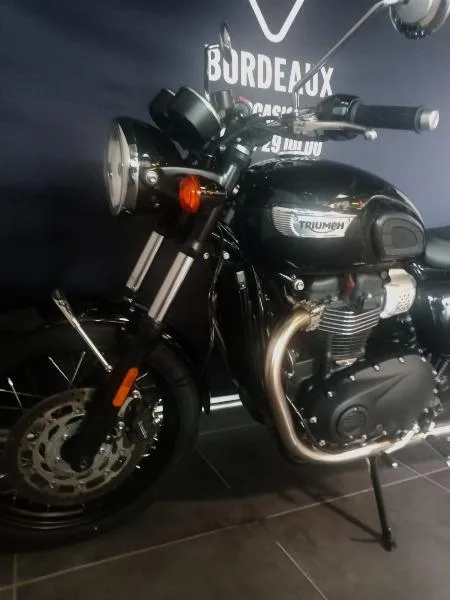 Bonneville T100