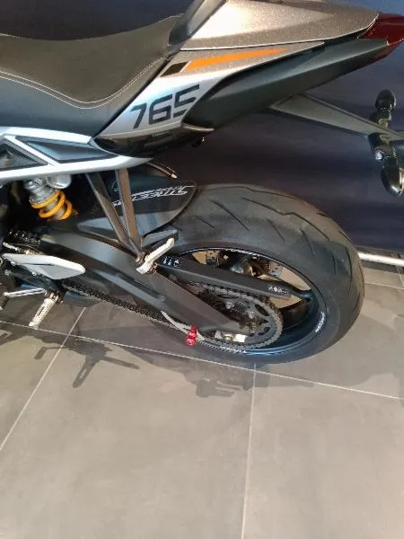 STREET TRIPLE 765 RS