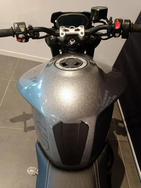 STREET TRIPLE 765 RS