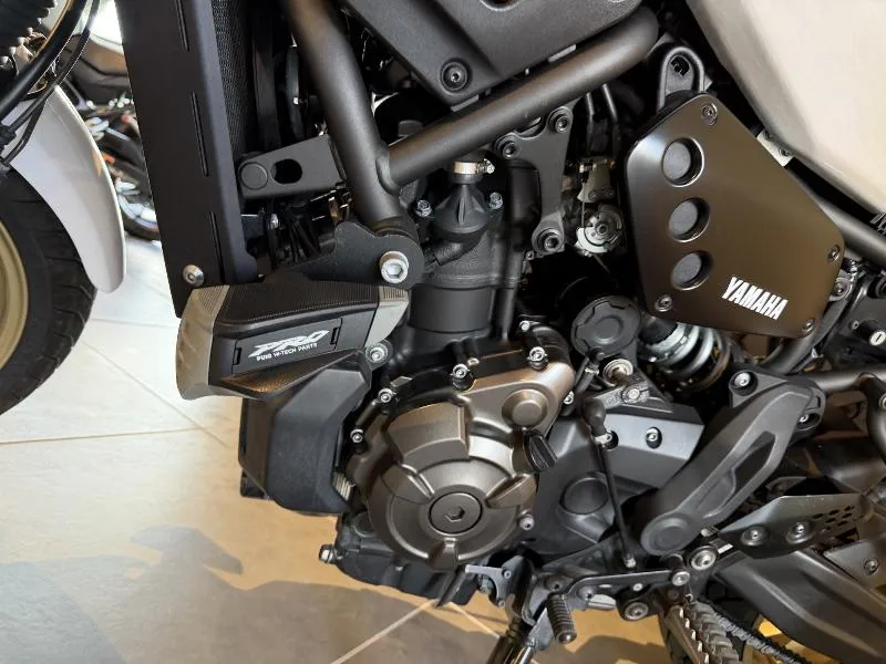XSR 700 XTRIBUTE