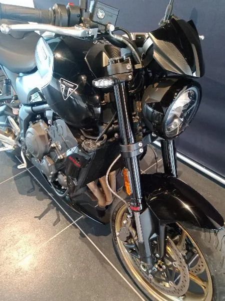 TRIDENT 800