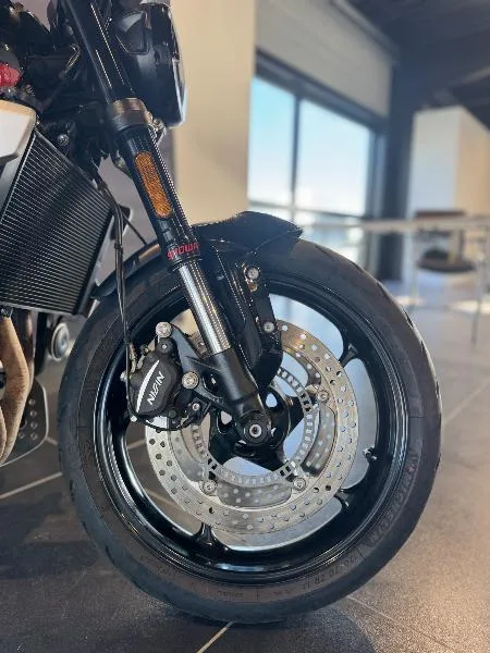 TRIDENT 660