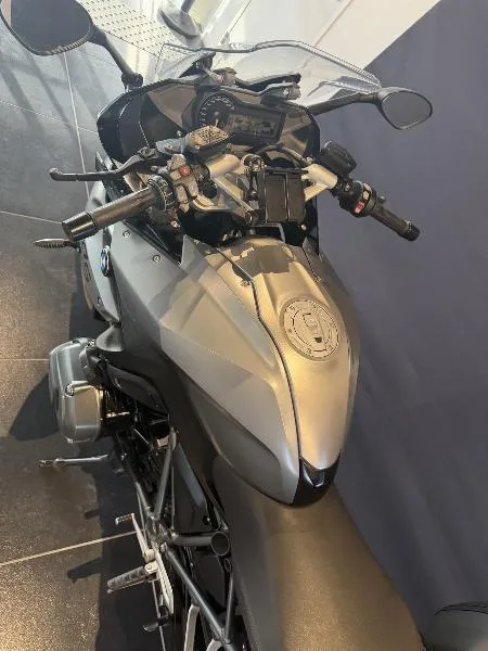 R 1200 R