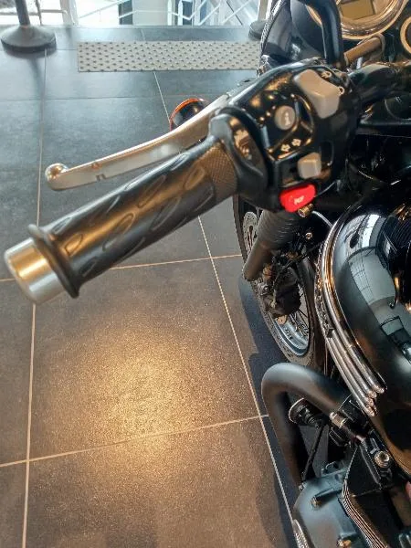 Bonneville T120 Black