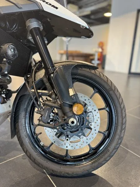 DL VSTROM 1050