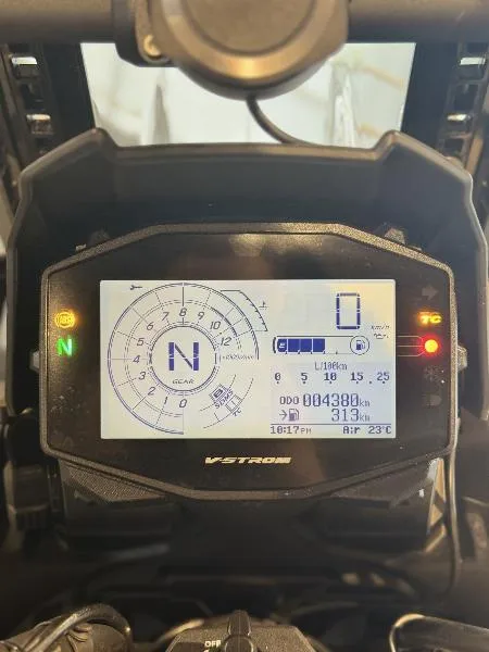 DL VSTROM 1050