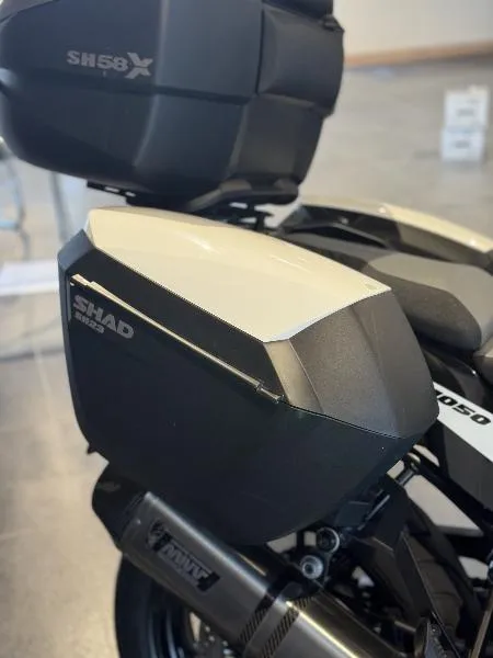 DL VSTROM 1050
