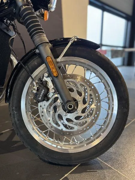 BONNEVILLE T120