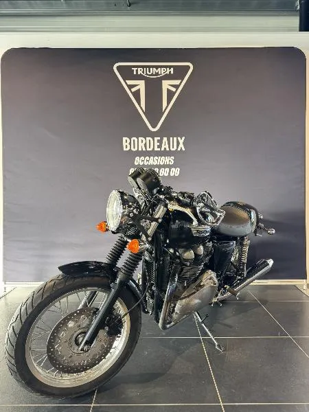 THRUXTON 900