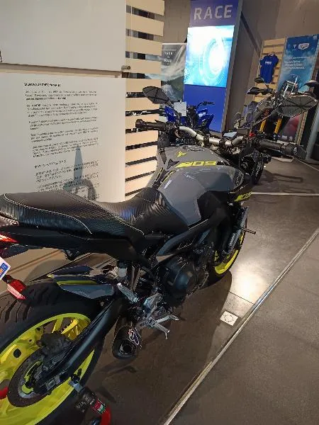 MT09