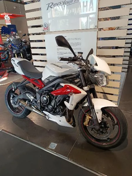 STREET TRIPLE 675 R
