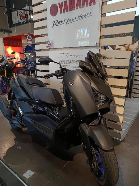 XMAX 125
