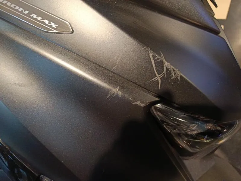 XMAX 300 IRON MAX