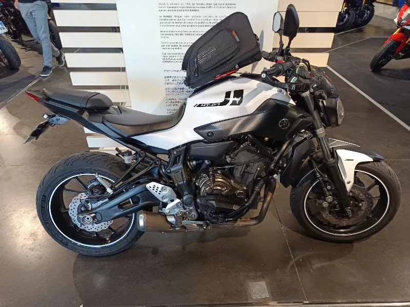 MT07