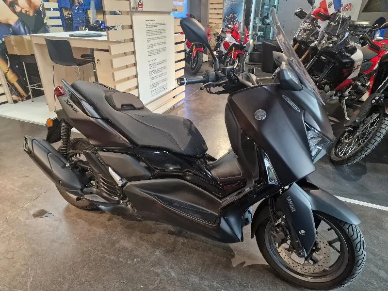 XMAX 125 TECH MAX