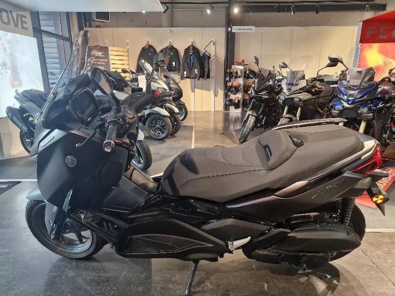 XMAX 125 TECH MAX