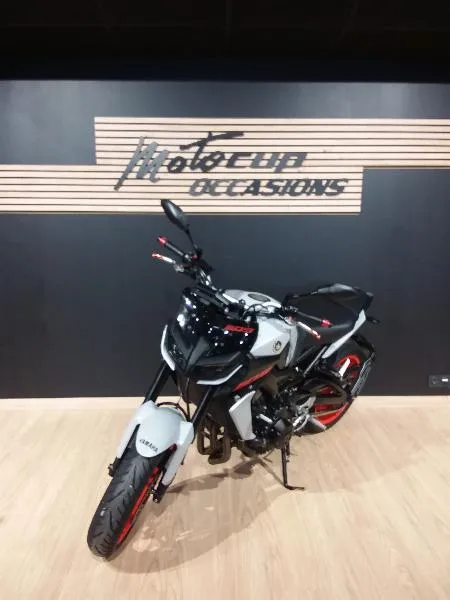 MT09