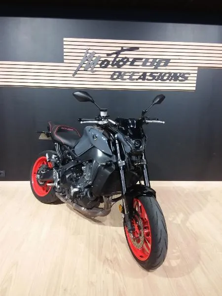 MT09