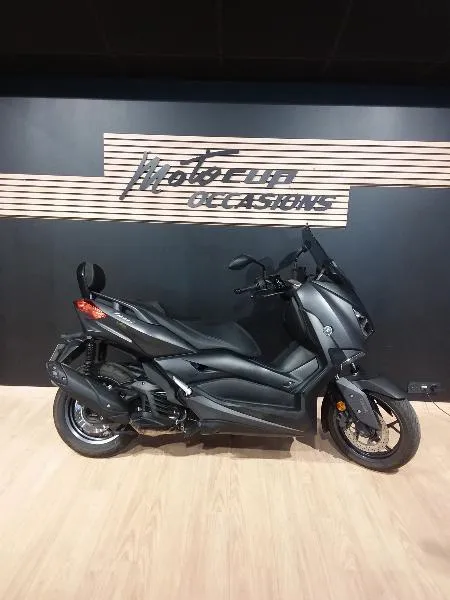 XMAX 125