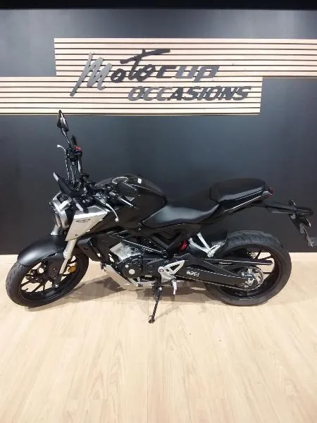 CB 125  R