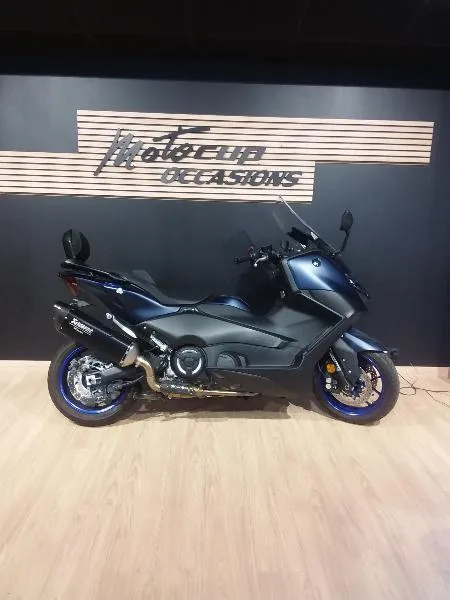 XP TMAX 560