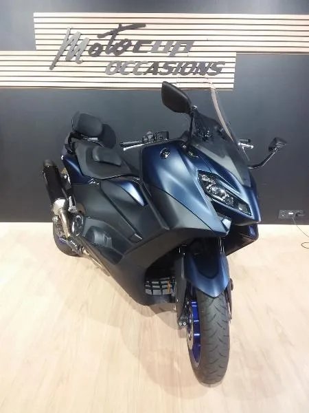 XP TMAX 560