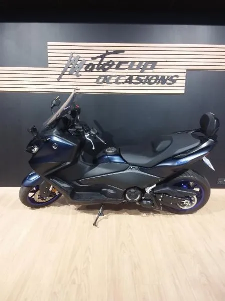 XP TMAX 560