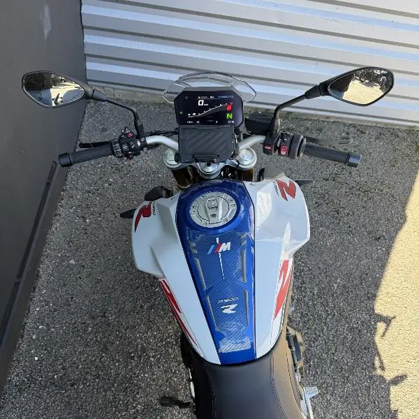 F900R