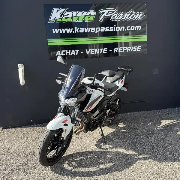 Z400 2023