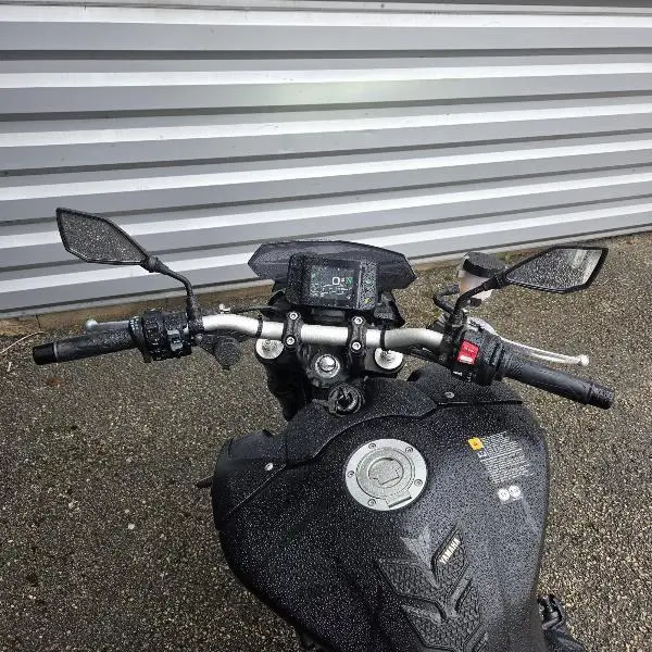 MT09