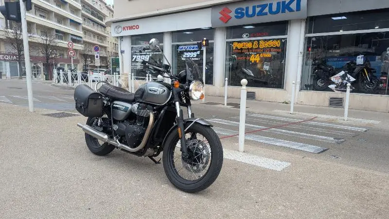BONNEVILLE T100 900