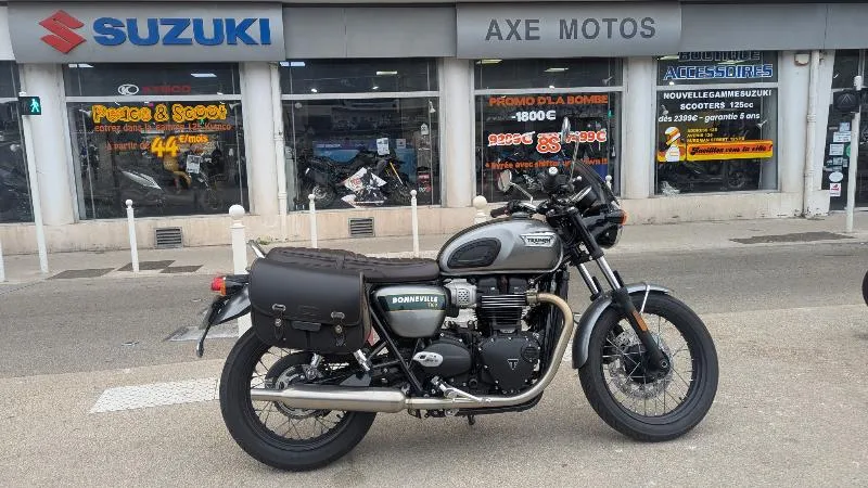 BONNEVILLE T100 900